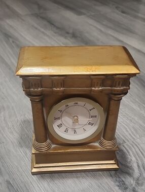 Classic Quartz Heavy Gold Column Mantel Clock